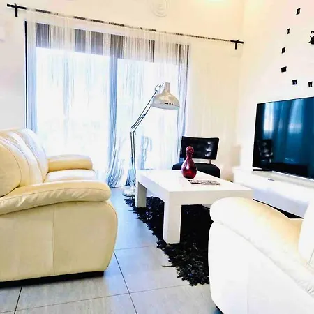 Villa Marina Dhramia