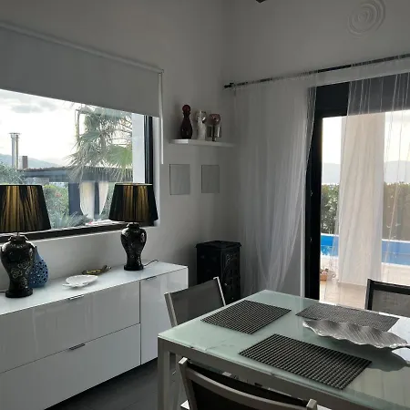 Marina Villa Dhrámia